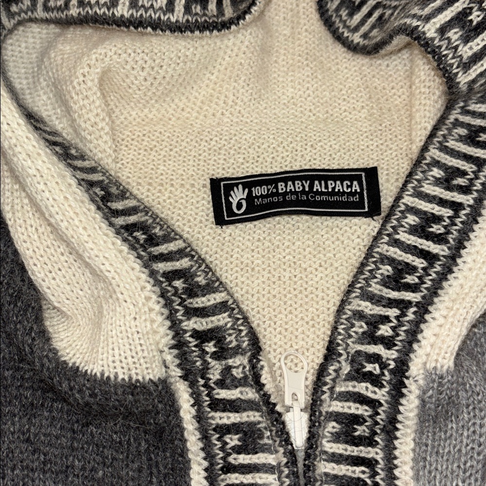 Alpaca wool cardigan sweater with hood - Picture 5 of 11